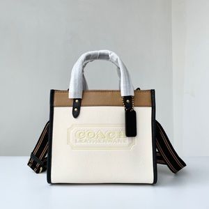 Coach Field Tote 22 in Colourblock Crossbody